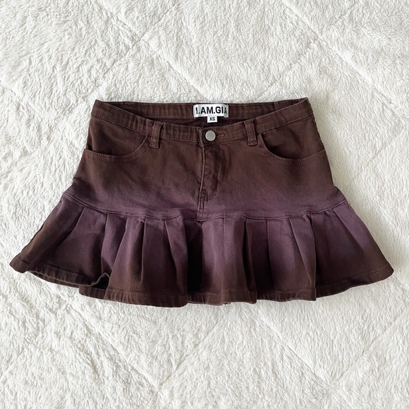 I AM GIA❣️Neavah pleated micro skirt in chocolate - Picture 2 of 9